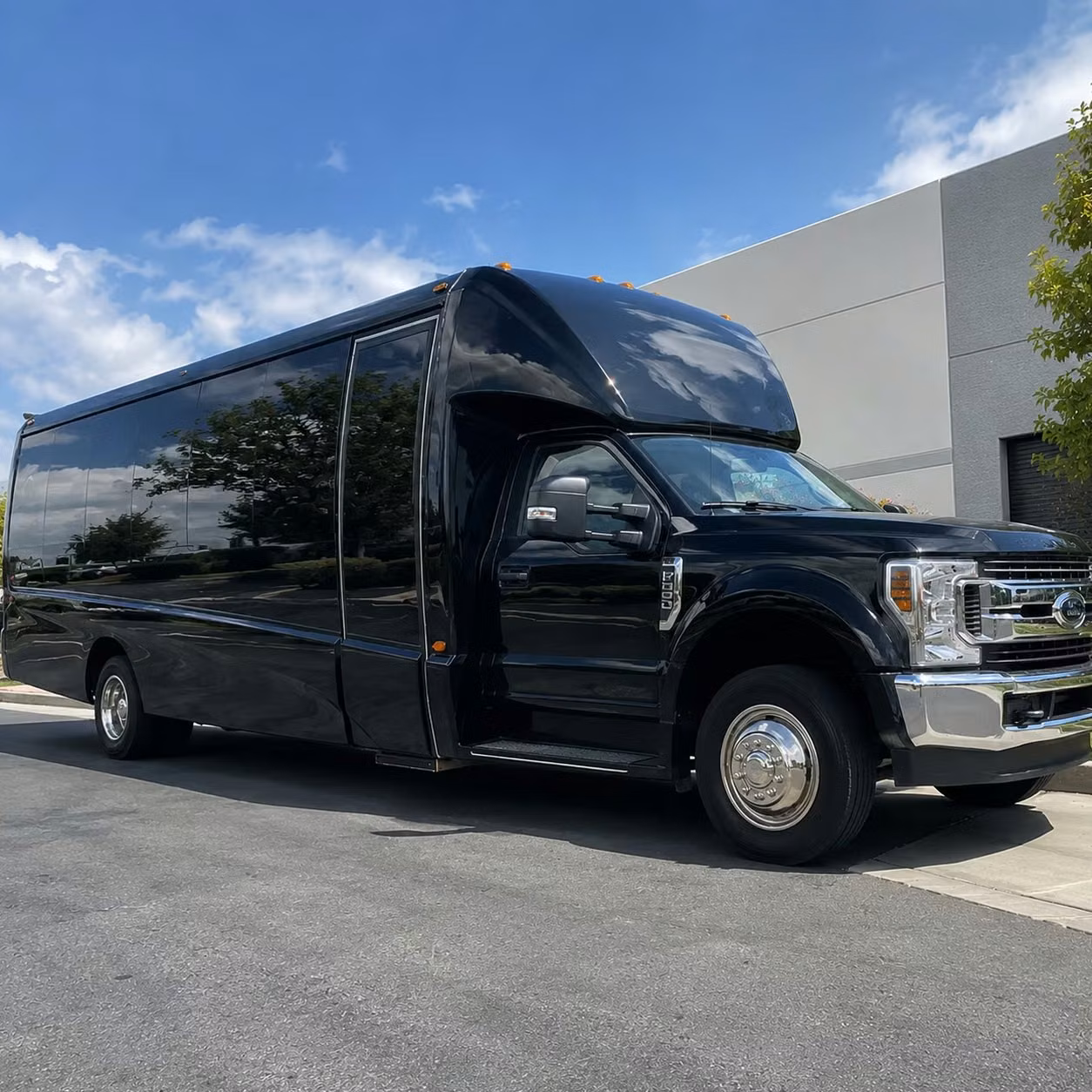 minibus rentals in turlock keep smaller prom groups together all night
