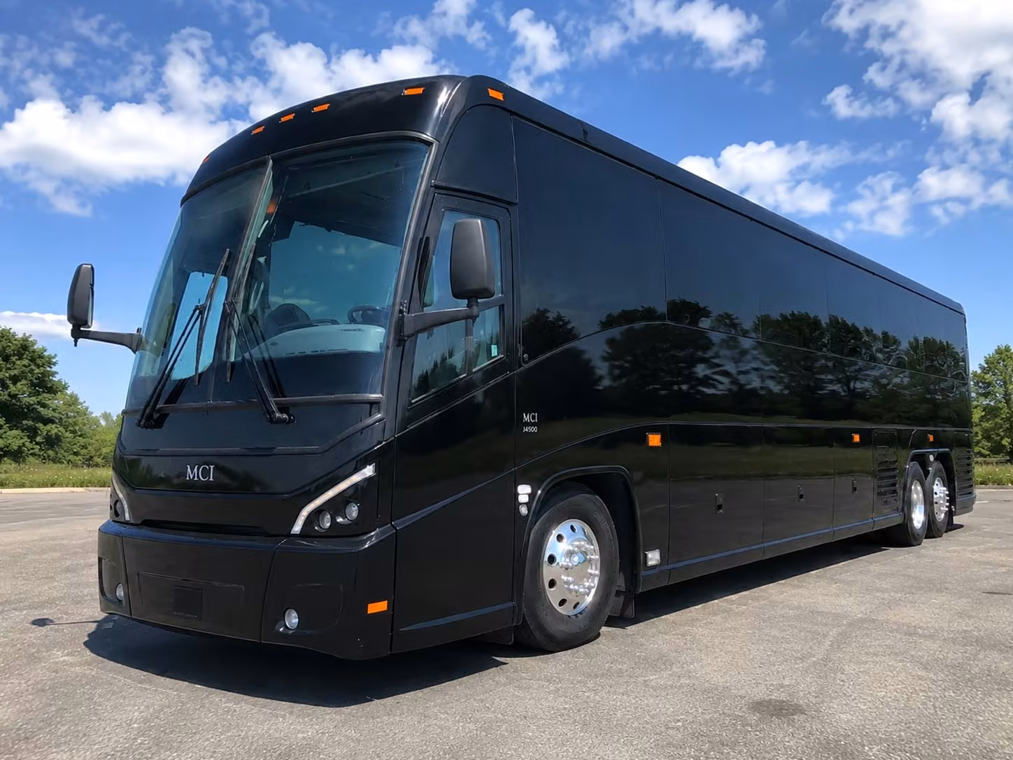 turlock wedding shuttle bus rentals that keep your big day running smoothly